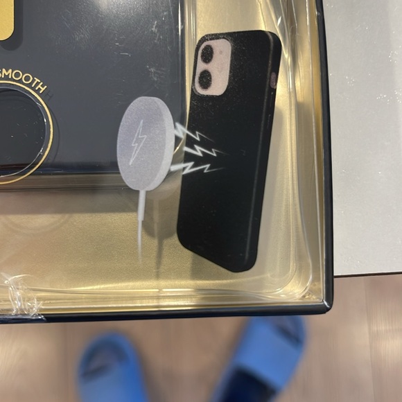 Phone case for IPhone 12/12 PRO NWT - Picture 4 of 5